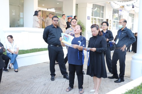 ทน.แม่สอด จัดโครงการฝึกอบรม ส่งเสริมเทิดทูนสถาบันชาติ ศาสนา พระมหากษัตริย์ นำประชาชนเข้าเฝ้าฯ กราบบังคมพระบรมศพ สมเด็จพระนางเจ้าสิริกิติ์ พระบรมราชินีนาถ พระบรมราชชนนีพันปีหลวงและศึกษาดูงานพระราชกรณียกิจ