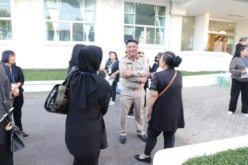 ทน.แม่สอด จัดโครงการฝึกอบรม ส่งเสริมเทิดทูนสถาบันชาติ ศาสนา พระมหากษัตริย์ นำประชาชนเข้าเฝ้าฯ กราบบังคมพระบรมศพ สมเด็จพระนางเจ้าสิริกิติ์ พระบรมราชินีนาถ พระบรมราชชนนีพันปีหลวงและศึกษาดูงานพระราชกรณียกิจ