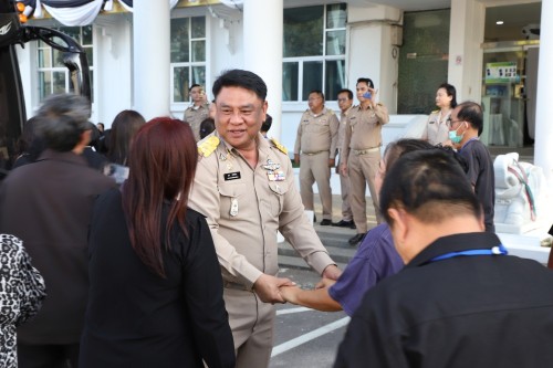 ทน.แม่สอด จัดโครงการฝึกอบรม ส่งเสริมเทิดทูนสถาบันชาติ ศาสนา พระมหากษัตริย์ นำประชาชนเข้าเฝ้าฯ กราบบังคมพระบรมศพ สมเด็จพระนางเจ้าสิริกิติ์ พระบรมราชินีนาถ พระบรมราชชนนีพันปีหลวงและศึกษาดูงานพระราชกรณียกิจ