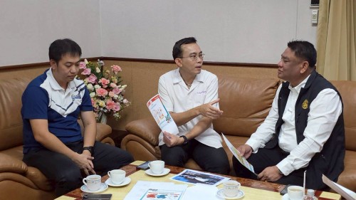 ทน.แม่สอด ต้อนรับคณะมูลนิธิโรงพยาบาลแม่สอด