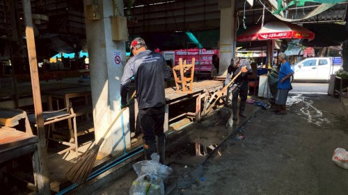 เทศบาลนครแม่สอด ลงพื้นที่ทำความสะอาดตลาดสดบ้านเหนือ เพื่อความสะอาดปลอดภัยถูกสุขอนามัย