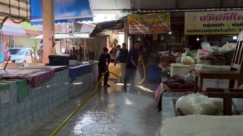 เทศบาลนครแม่สอด ลงพื้นที่ทำความสะอาดตลาดสดบ้านเหนือ เพื่อความสะอาดปลอดภัยถูกสุขอนามัย
