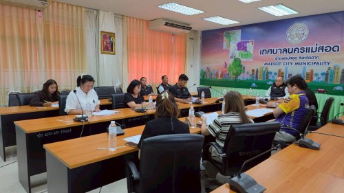 ทน.แม่สอด ประชุมหารือแนวทางและทำข้อตกลง (MOU) ร่วมกับชมรมแม่สอดแบดมินตัน