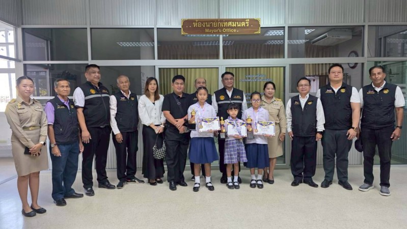 LINE_ALBUM_รวมมิตร ภารกิจ ผู้บริหาร_260212_57
