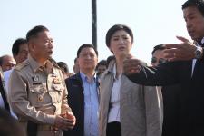 น.ส.ยิ่งลักษณ์ ชินวัตร นายกรัฐมนตรี และคณะ ลงพื้นที่แม่สอด เพื่อจัดตั้งเขตเศรษฐกิจพิเศษแม่สอด และท้องถิ่นรูปแบบพิเศษนครแม่สอด