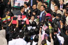 น.ส.ยิ่งลักษณ์ ชินวัตร นายกรัฐมนตรี และคณะ ลงพื้นที่แม่สอด เพื่อจัดตั้งเขตเศรษฐกิจพิเศษแม่สอด และท้องถิ่นรูปแบบพิเศษนครแม่สอด