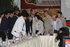 น.ส.ยิ่งลักษณ์ ชินวัตร นายกรัฐมนตรี และคณะ ลงพื้นที่แม่สอด เพื่อจัดตั้งเขตเศรษฐกิจพิเศษแม่สอด และท้องถิ่นรูปแบบพิเศษนครแม่สอด