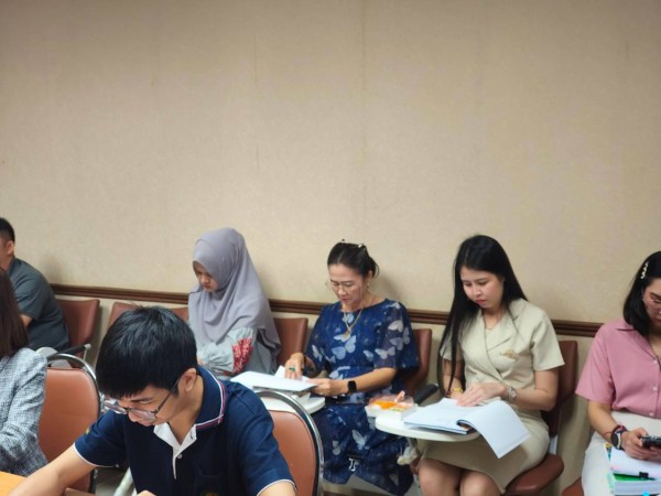 LINE_ALBUM_ประชุมคณะกรรมการสนับสนุนแผน 271069_261027_8